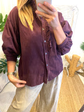 Carregar imagem no visualizador da galeria, Camisa bombazina folhinho bordeaux
