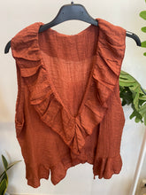Carregar imagem no visualizador da galeria, Blusa enrugada calça m folhos telha
