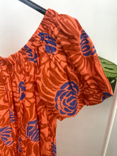 Carregar imagem no visualizador da galeria, Macacão estampa Bali laranja
