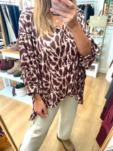 Carregar imagem no visualizador da galeria, Camisa túnica oversize padrão leopardo Smf
