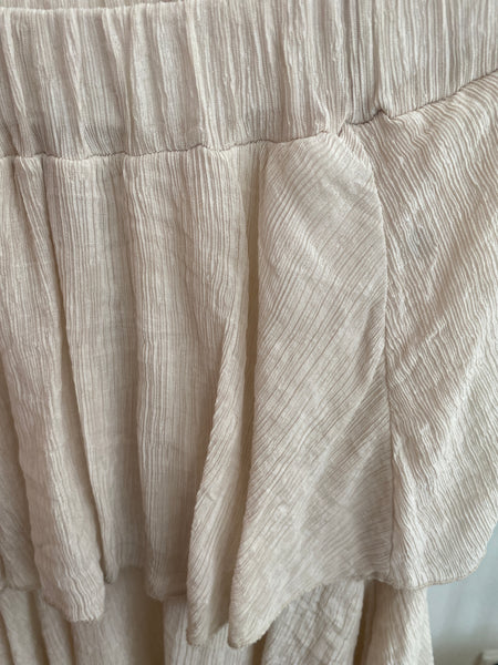 Saia folhos crepe creme