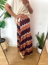 Carregar imagem no visualizador da galeria, Saia malha fria zigzag laranja e Bordeaux
