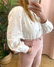 Carregar imagem no visualizador da galeria, Camisa corações rosa
