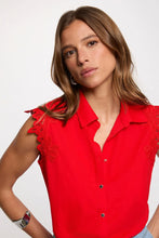 Carregar imagem no visualizador da galeria, Blusa Morgan detalhe renda vermelho
