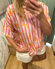 Carregar imagem no visualizador da galeria, Camisa oversize padrão bananas
