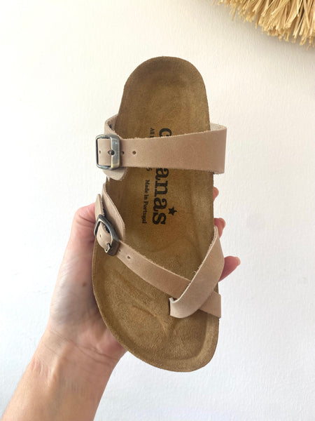 Chinelo cruzado comporta beje Cubanas