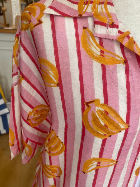 Camisa oversize padrão bananas