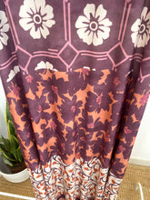Carregar imagem no visualizador da galeria, Vestido comprido malha fria florzinhas alfazema
