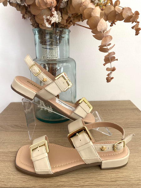 Sandália São beje Cubanas