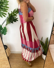 Carregar imagem no visualizador da galeria, Vestido malha fria riscas e triângulos rosa e azul
