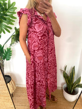 Carregar imagem no visualizador da galeria, Vestido camisa com folho manga estampa peónia rosa
