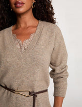 Carregar imagem no visualizador da galeria, Vestido Morgan malha com renda e cinto
