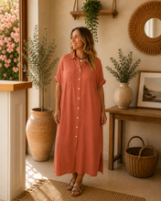 Carregar imagem no visualizador da galeria, Vestido camisa liso estampado com bolso salmão
