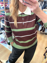 Carregar imagem no visualizador da galeria, Polo de malha risca castanho e verde
