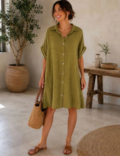 Carregar imagem no visualizador da galeria, Vestido camisa crepe verde
