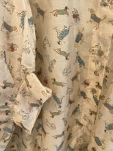 Carregar imagem no visualizador da galeria, Camisa oversize padrão cães beje
