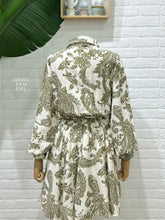 Carregar imagem no visualizador da galeria, Vestido estampa verde
