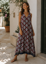 Carregar imagem no visualizador da galeria, Vestido viscose azulejo Bordeaux
