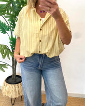 Carregar imagem no visualizador da galeria, Camisa oversize riscas
