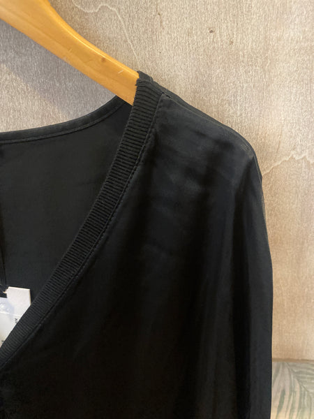 Casaco/blusa acetinado preto