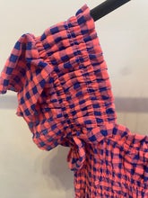 Carregar imagem no visualizador da galeria, Blusa padrão rosa vichy
