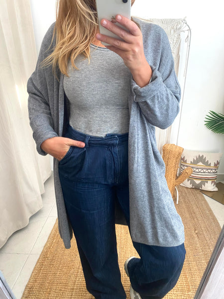 Casaco de malha oversize com estrela costas cinza