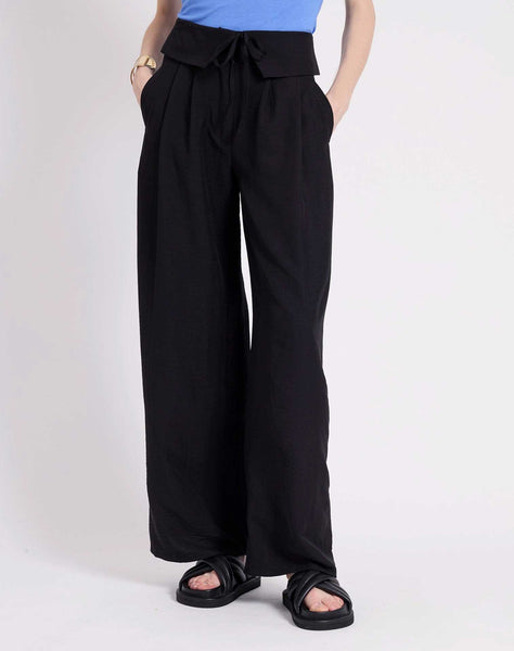 Calças pantalonas preto Naf Naf