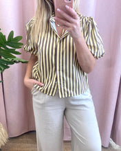 Carregar imagem no visualizador da galeria, Camisa manga balão riscas amarelo
