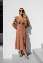 Carregar imagem no visualizador da galeria, Vestido vintage com folho rosa
