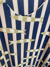 Carregar imagem no visualizador da galeria, Vestido comprido malha fria sardinhas
