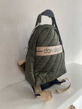 Carregar imagem no visualizador da galeria, Mochila verde Don Algodon
