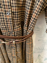Carregar imagem no visualizador da galeria, Vestido camisa quadrados com cinto
