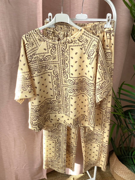 Camisola cornucópias amarelo