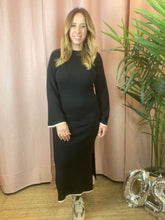 Carregar imagem no visualizador da galeria, Vestido de malha preto Vikerry
