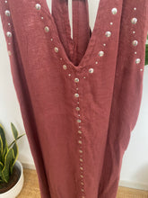 Carregar imagem no visualizador da galeria, Vestido linho com tachas telha
