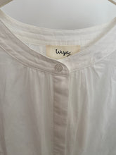 Carregar imagem no visualizador da galeria, Camisa oversize decote redondo branco
