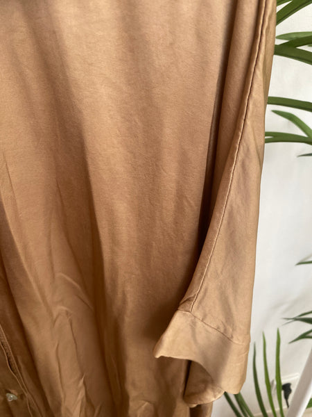Camisa acetinada oversize   Camel