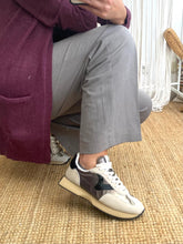 Carregar imagem no visualizador da galeria, Ténis cosmos beje Victoria
