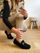 Carregar imagem no visualizador da galeria, Sapato loafer ovelha preto fivela Macarena
