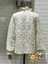 Carregar imagem no visualizador da galeria, Camisa pérola bordada
