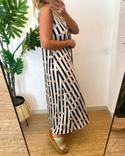 Carregar imagem no visualizador da galeria, Vestido comprido malha fria sardinhas
