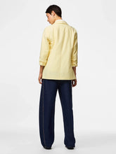Carregar imagem no visualizador da galeria, Blazer Pieces amarelo
