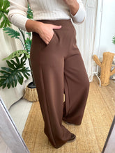 Carregar imagem no visualizador da galeria, Calças largas castanho
