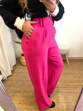 Carregar imagem no visualizador da galeria, Calças pantalonas rosa Naf Naf
