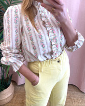 Carregar imagem no visualizador da galeria, Camisa florzinhas rosa
