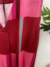 Carregar imagem no visualizador da galeria, Vestido estampado Bordeaux e rosa

