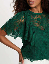 Carregar imagem no visualizador da galeria, Blusa rendada verde MORGAN
