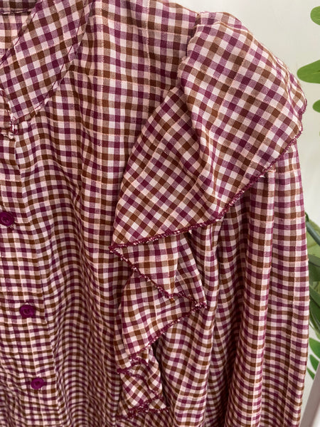 Camisa quadradinhos folho ombro ameixa