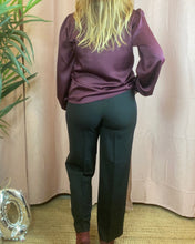 Carregar imagem no visualizador da galeria, Blusa acetinada Viellette bordeaux
