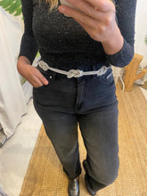 Carregar imagem no visualizador da galeria, Cinto com nós e brilhantes prata MORGAN
